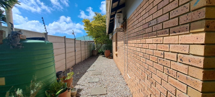 3 Bedroom Property for Sale in Heiderand Western Cape